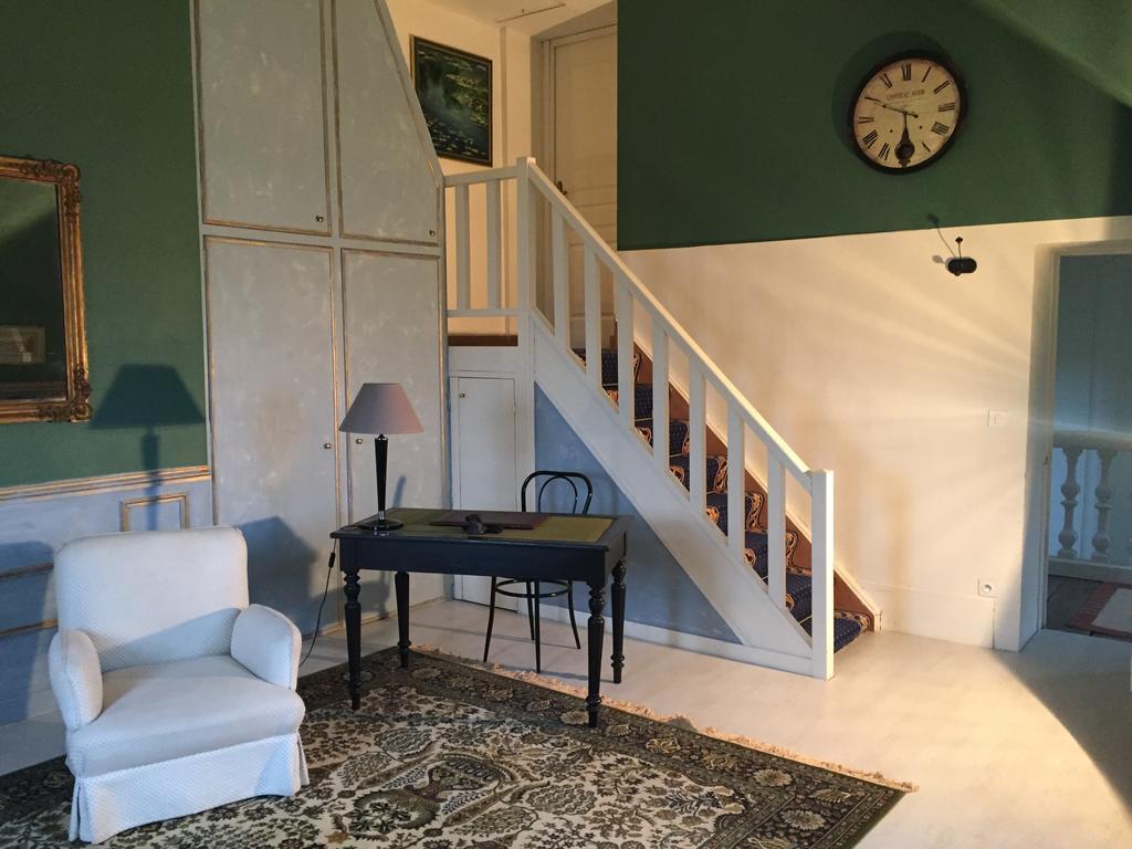 Le Castel Ecossais Bed & Breakfast Senlis  Bagian luar foto