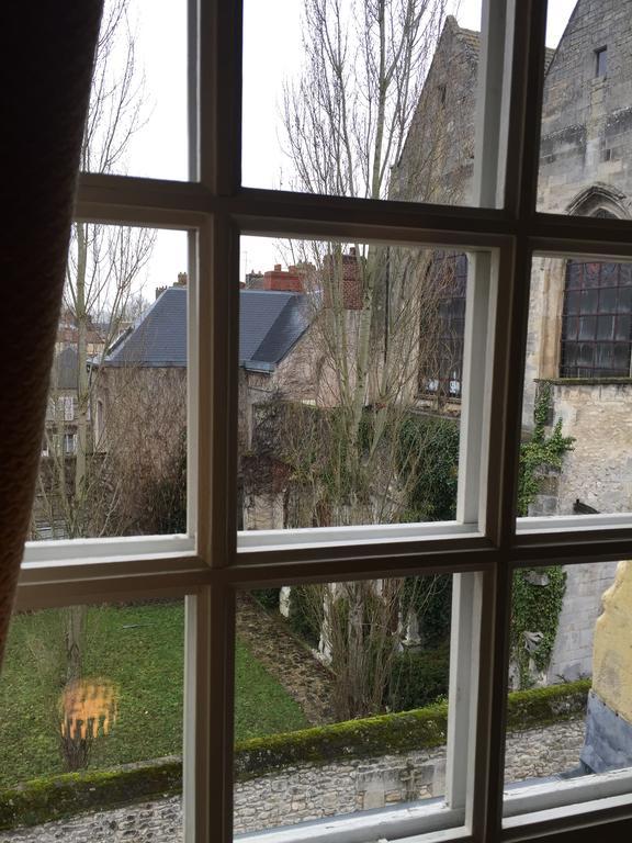 Le Castel Ecossais Bed & Breakfast Senlis  Bagian luar foto