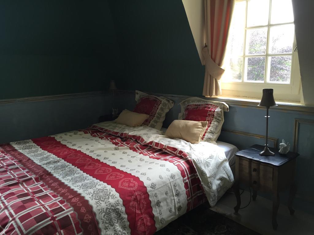 Le Castel Ecossais Bed & Breakfast Senlis  Bagian luar foto