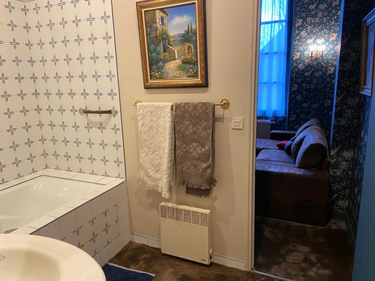 Le Castel Ecossais Bed & Breakfast Senlis  Bagian luar foto